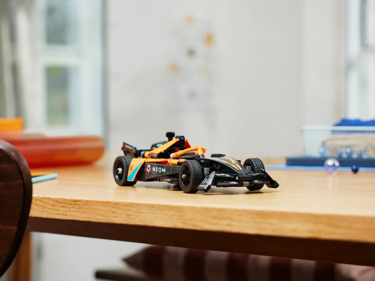 LEGO Technic เลโก้ 42169 NEOM McLaren Formula E Team