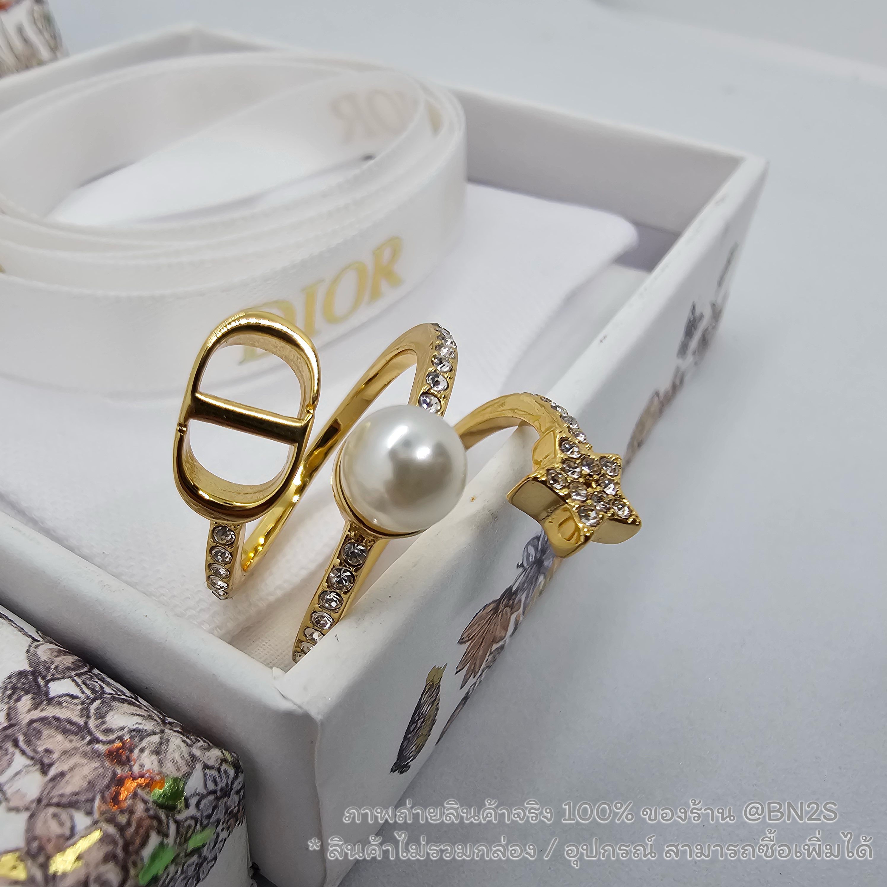 Dior [ออริ] CD STAR AND PEARL RING แหวนดิออ รูปเกลียวประดับดาว ไขมุก คริสตัล อะไหล่สีทอง งานสวยปั๊มด้านหลัง ภาพสินค้าจริง มีถุงซิปล็อค ถุงกระดาษให้ ไม่รวมกล่อง