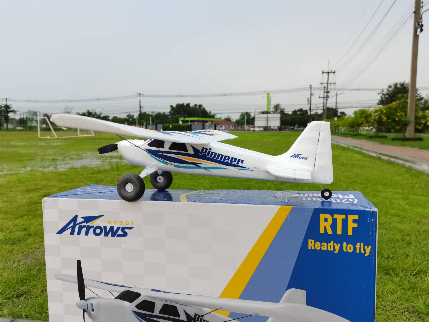 เครื่องบินบังคับวิทยุ ARROWS HOBBY PIONEER 620.MM 2.4.GHZ 4.CH RTF ชุดพร้อมเล่น แกะกล่องบินได้เลย ถือว่าเป็นรุ่นที่บินดีและนุ่มนวลมาก