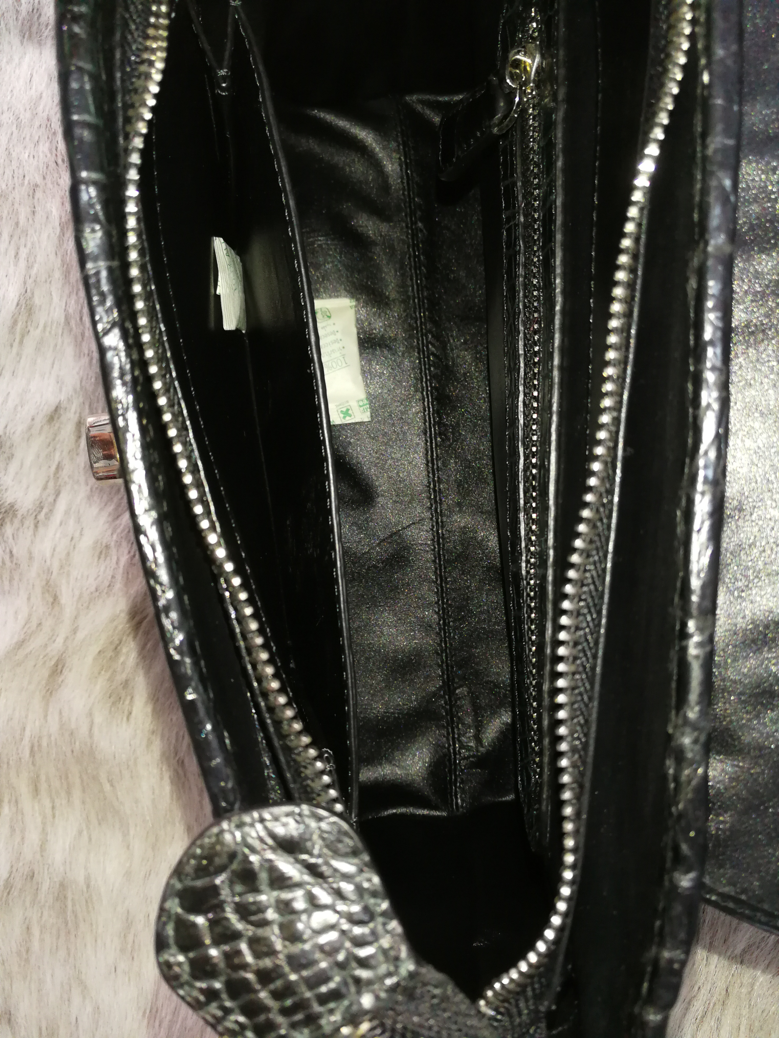 กระเป๋าถือสตรีหนังจระเข้แท้ พร้อมสายสะพายหนังจระเข้ สีดำ รหัส CRW0218H-16-BL