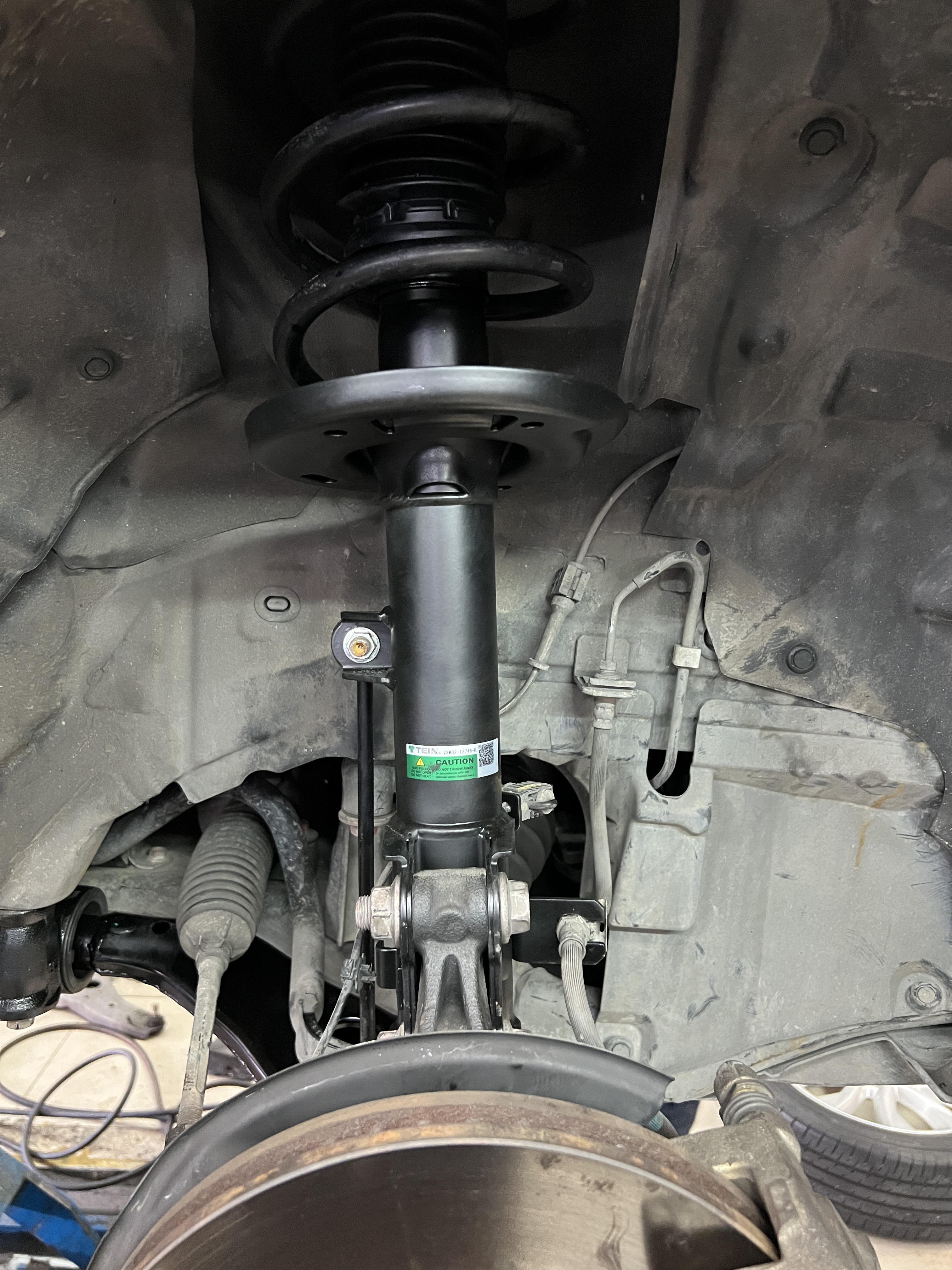 MAZDA CX5 KE เข้ารับบริการเปลี่ยนโช้คอัพ และซ่อมบำรุงช่วงล่าง [+] TEIN ENDURA PRO BASIC พร้อมอะไหล่ส่วนควบ [+] ลูกหมากตอง5ญี่ปุ่น แท้ [+] ปีกนกล่างแท้ สอบถามข้อมูลเพิ่มเติม หรือ นัดหมายเข้ารับบริการ โทร. 08-6569-1915 Location : https://goo.gl/maps/HrNUAZXPN94KvxZ98? รถยนต์มีปัญหาไม่รู้ต้องแก้ตรงไหน ทางเรายินดี ตรวจหาปัญหาและหาวิธีแก้ บอกลูกค้าก่อนลงมือทำเสมอด้วยราคาเป็นธรรม เวลาบริการ วันจันทร์-วันอาทิตย์ 09:00 น. - 17.30 น. #MazdaCX5 #TeinEnduraproBasic #ปีกนกล่างแท้ #ลูกหมากตอง5ญี่ปุ่น #โช้คอัพ #ช่วงล่าง #โช๊ค #ยางรถยนต์