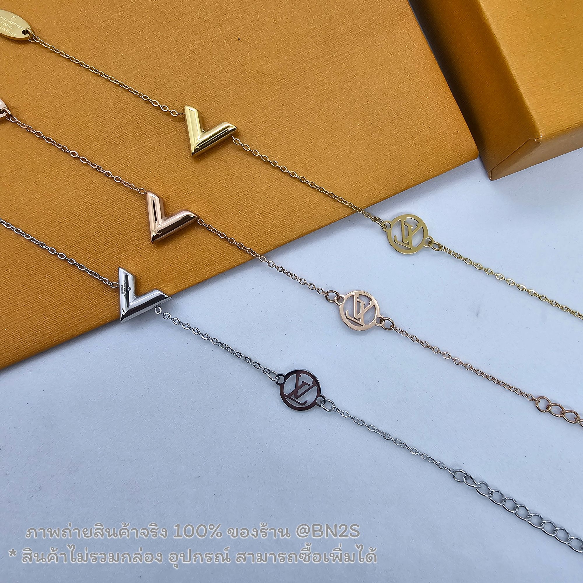 สีทอง | สร้อยข้อมือหลุยส์ Louis Vuitton Monogram Chain Bracelet อะไหล่สีทอง ประดับคริสตัล สายโซ่ ลายโมโนแกรม พร้อมส่งในไทย