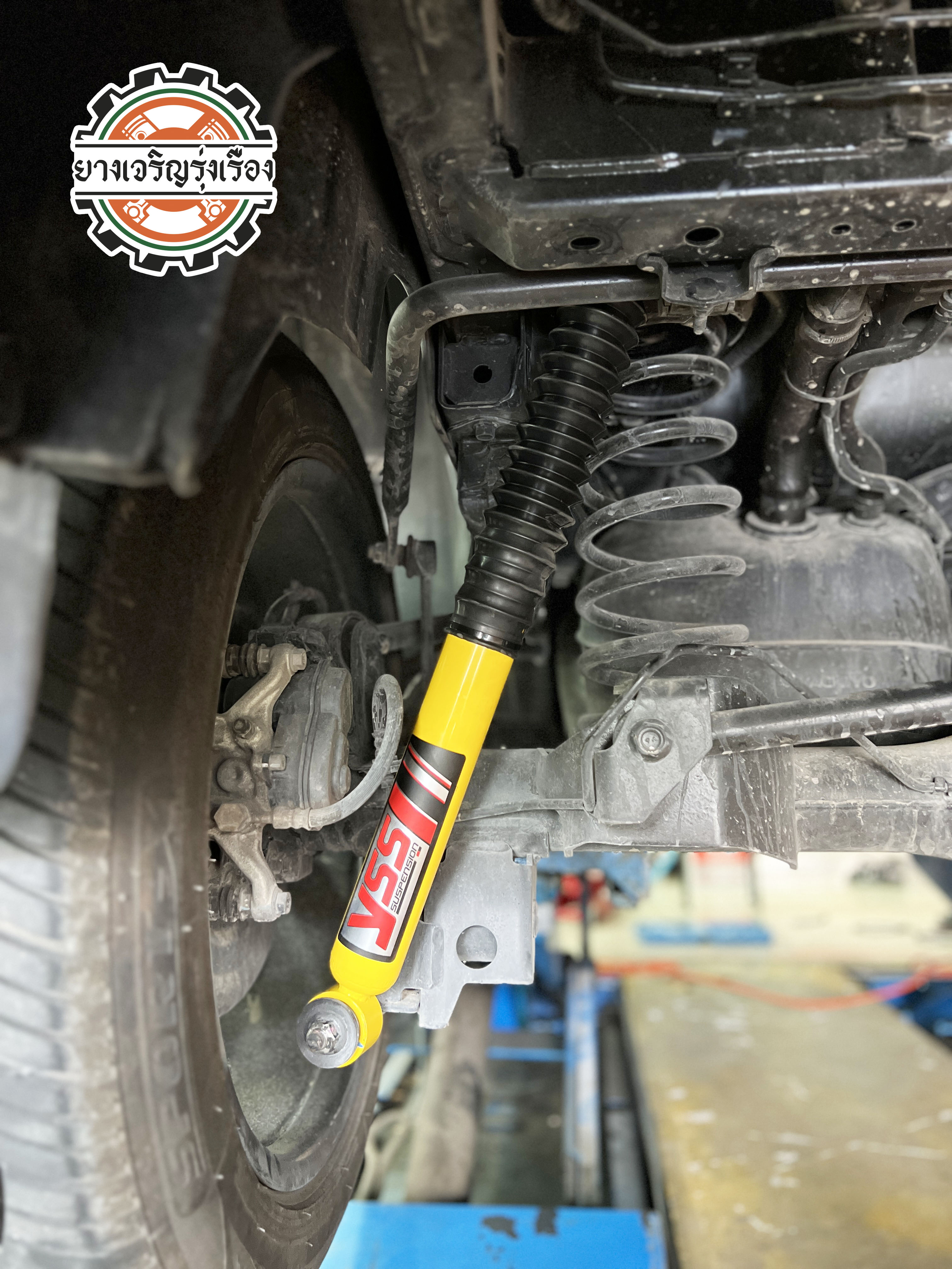 Isuzu Mux ช่วงล่างเดิมใช้งานไม่ไหว โคลงเคลง เข้ารับบริการอัพเกรดช่วงล่างด้วยโช๊คอัพ Yss dtg กระบอกเหลือง ตัวนุ่มหนึบ แก้ไขอาการย้วยส่ายแน่นๆ หนึบๆ เข้าโค้งเนียนๆ พร้อมบริการติดตั้ง ตั้งศูนย์แมชชิ่ง ครบครับ [+] Yss DTG ทั้งชุด หน้าหลัง 🔩พร้อมบริการติดตั้ง + Set up ให้เหมาะกับยาง 🔩 ขับสนุกด้วยบริการ ตั้งศูนย์ละเอียดให้เหมาะกับการใช้งานและลักษณะของช่วงล่าง 𝙊𝙪𝙧 𝙎𝙚𝙧𝙫𝙞𝙘𝙚 บริการทางร้าน เรารับทำอะไรบ้าง 🔧 ติดตั้งยางแบบไร้รอย 100% 🔧 บริการสลับยาง ตามอายุ 🔧 มียางรถยนต์ทุกยี่ห้อให้เลือกซื้อ 🔧 เช็คช่วงล่าง แก้ปัญหาให้ตรงจุด 🔧 บริการล้างลิ้นปีกผีเสื้อ 🔧 บริการเช็คระยะรถยนต์ 🔧 เปลี่ยนถ่ายของเหลวทั้งระบบ 🔧 ตั้งศูนย์ด้วยเครื่อง HUNTER นำเข้าจาก USA สอบถามข้อมูลเพิ่มเติม หรือนัดหมายเข้ารับบริการ Tel : 08-6569-1915 Tel : 08-6544-5963 Line id : @88rw Tiktok : https://www.tiktok.com/@88rwycrr Youtube : https://youtube.com/@88rw Facebook : https://www.facebook.com/otaninon Location : https://goo.gl/maps/HrNUAZXPN94KvxZ98?coh=178573&entry=tt #รถยนต์มีปัญหาไม่รู้ต้องแก้ตรงไหน ทางเรายินดี ตรวจหาปัญหาและหาวิธีแก้ บอกลูกค้าก่อนลงมือทำเสมอราคาเป็นธรรมไม่เอาเปรียบ สบายใจคุณลูกค้า ---------------------------------- ดูแลให้คำปรึกษาทุกปัญหาคาใจ ไม่ทิ้งลูกค้า มีบริการหลังการขาย 【ให้ผู้เชี่ยวชาญของเรา ดูแลรถคุณ】 ร้านยางเจริญรุ่งเรือง ยินดีต้อนรับครับ ---------------------------------- #โช๊คอัพรถยนต์ #monroe #yss #kayaba #profender #ร้านยางเจริญรุ่งเรือง #นนทบุรี #งามวงศ์วาน #amsfix #บริการช่วงล่างรถยนต์ #ซ่อมบำรุงช่วงล่าง #เซทอัพโช๊คอัพรถยนต์