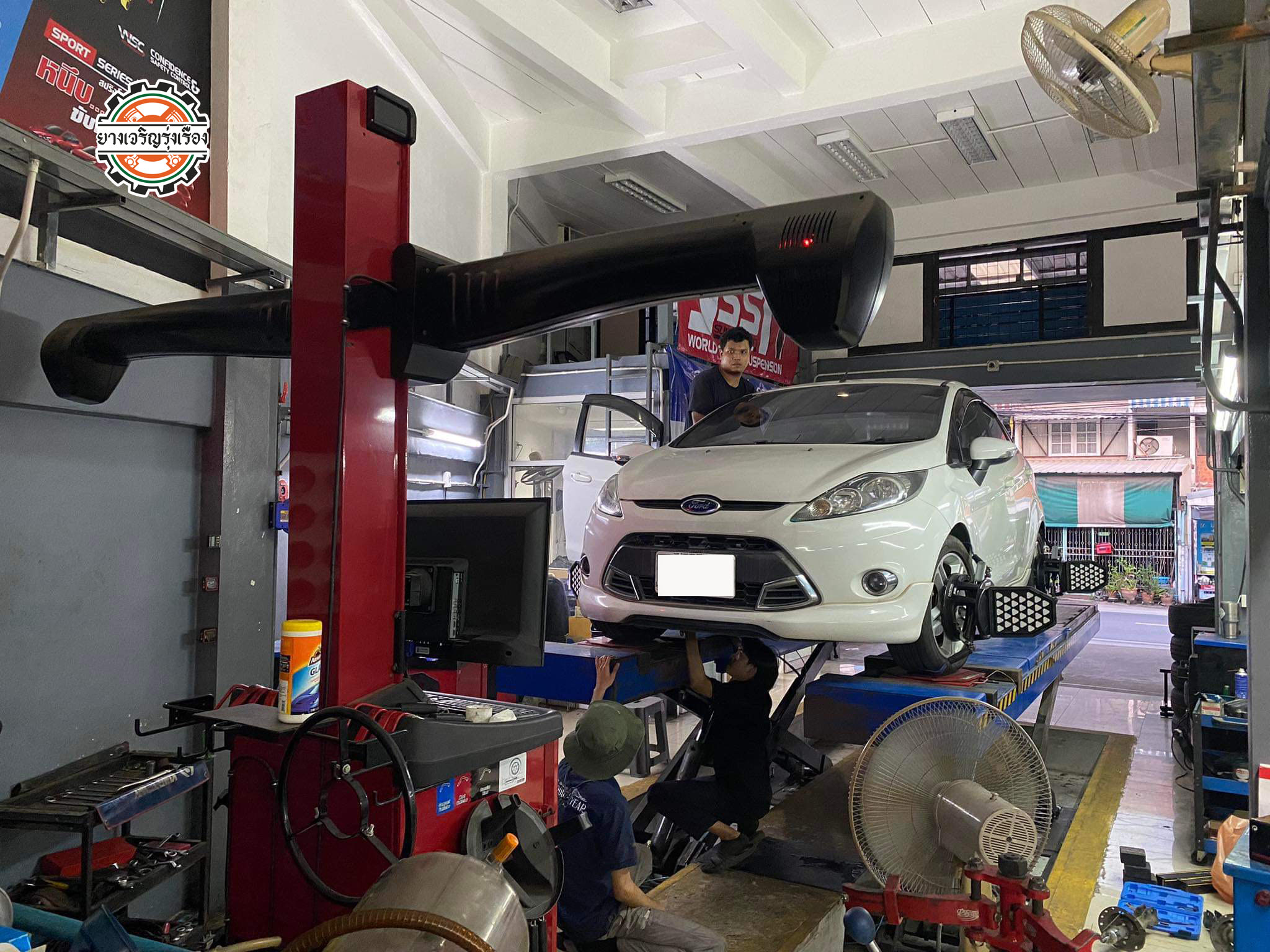 Ford Fiesta ต้องการเปลี่ยนโช๊คอัพชุดใหม่เลือกใช้งานโช๊คอัพ Monroe oe spectrum นุ่มหนึบ พร้อมบริการติดตั้ง set up ตั้งศูนย์แมชชิ่ง ครบจบที่เดียว 𝙊𝙪𝙧 𝙎𝙚𝙧𝙫𝙞𝙘𝙚 บริการทางร้านเรารับทำอะไรบ้าง 🔧 ติดตั้งยางแบบไร้รอย 100% 🔧 บริการสลับยาง ตามอายุ 🔧 มียางรถยนต์ทุกยี่ห้อให้เลือกซื้อ 🔧 เช็คช่วงล่าง แก้ปัญหาให้ตรงจุด 🔧 บริการล้างลิ้นปีกผีเสื้อ 🔧 บริการเช็คระยะรถยนต์ 🔧 เปลี่ยนถ่ายของเหลวทั้งระบบ 🔧 ตั้งศูนย์ด้วยเครื่อง HUNTER นำเข้าจาก USA สอบถามข้อมูลเพิ่มเติม หรือนัดหมายเข้ารับบริการ Tel : 08-6569-1915 Tel : 08-6544-5963 Line id : @88rw Tiktok : https://www.tiktok.com/@88rwycrr Youtube : https://youtube.com/@88rw Facebook : https://www.facebook.com/88rwtire Location : https://goo.gl/maps/HrNUAZXPN94KvxZ98?coh=178573&entry=tt #รถยนต์มีปัญหาไม่รู้ต้องแก้ตรงไหน ทางเรายินดี ตรวจหาปัญหาและหาวิธีแก้ บอกลูกค้าก่อนลงมือทำเสมอราคาเป็นธรรมไม่เอาเปรียบ สบายใจคุณลูกค้า ---------------------------------- ดูแลให้คำปรึกษาทุกปัญหาคาใจ ไม่ทิ้งลูกค้า มีบริการหลังการขาย 【ให้ผู้เชี่ยวชาญของเรา ดูแลรถคุณ】 ร้านยางเจริญรุ่งเรือง ยินดีต้อนรับครับ ---------------------------------- #โช๊คอัพรถยนต์ #monroe #yss #kayaba #profender #ร้านยางเจริญรุ่งเรือง #นนทบุรี #งามวงศ์วาน #amsfix #บริการช่วงล่างรถยนต์ #ซ่อมบำรุงช่วงล่าง #เซทอัพโช๊คอัพรถยนต์