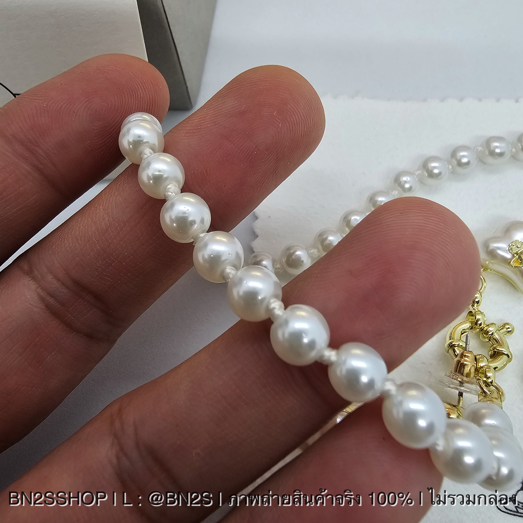 สร้อยคอ | Vivienne Westwood Heart Pearl ชุดสร้อยคอ ต่างหู รูปหัวใจ ประดับโลโก้วิเวียนสีทองแบบเล็ก