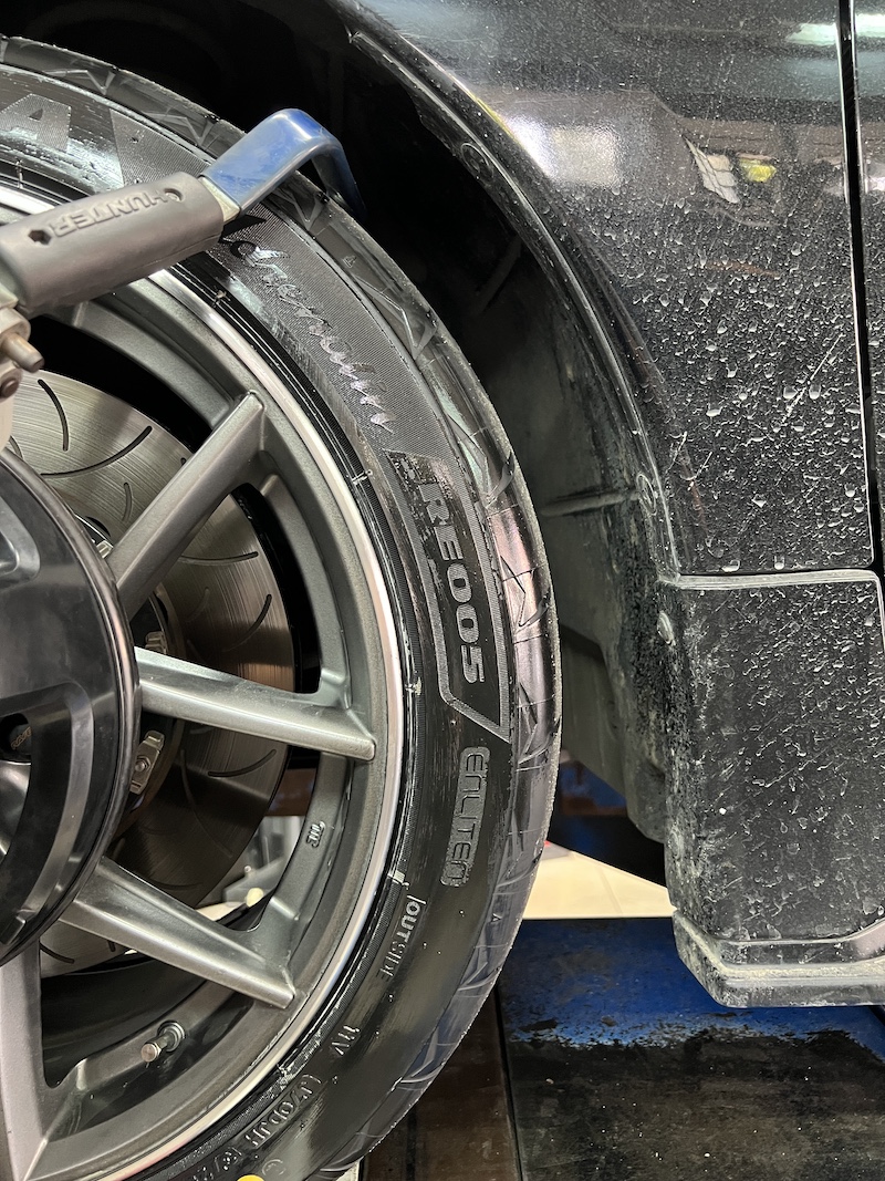 HONDA CIVIC FC เปลี่ยนยางใช้งานประจำวัน [+] Bridgestone Adrenalin Re005 225/45R18 พร้อมบริการติดตั้ง ถ่วงล้อ เติมลมไนโตรเจน และ ตั้งศูนย์ 📌 สอบถามข้อมูลเพิ่มเติม หรือนัดหมายเข้ารับบริการ ☎️ : 08-6569-1915 ☎️ : 08-6544-5963 💬 Line id : @88rw 📍 Location : https://goo.gl/maps/HrNUAZXPN94KvxZ98 🌐 Facebook : https://www.facebook.com/88rwtire #ยางรถยนต์ #bridgestone #re005 #HONDACIVICFC