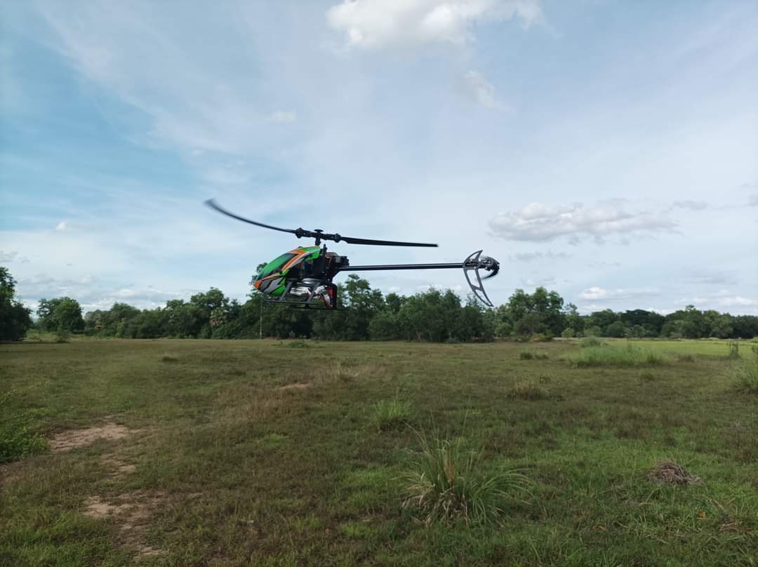 เฮลิคอปเตอร์บังคับวิทยุ EACHINE E130 4CH 2.4GHZ ระบบล๊อคความสูง ชุดพร้อมเล่น