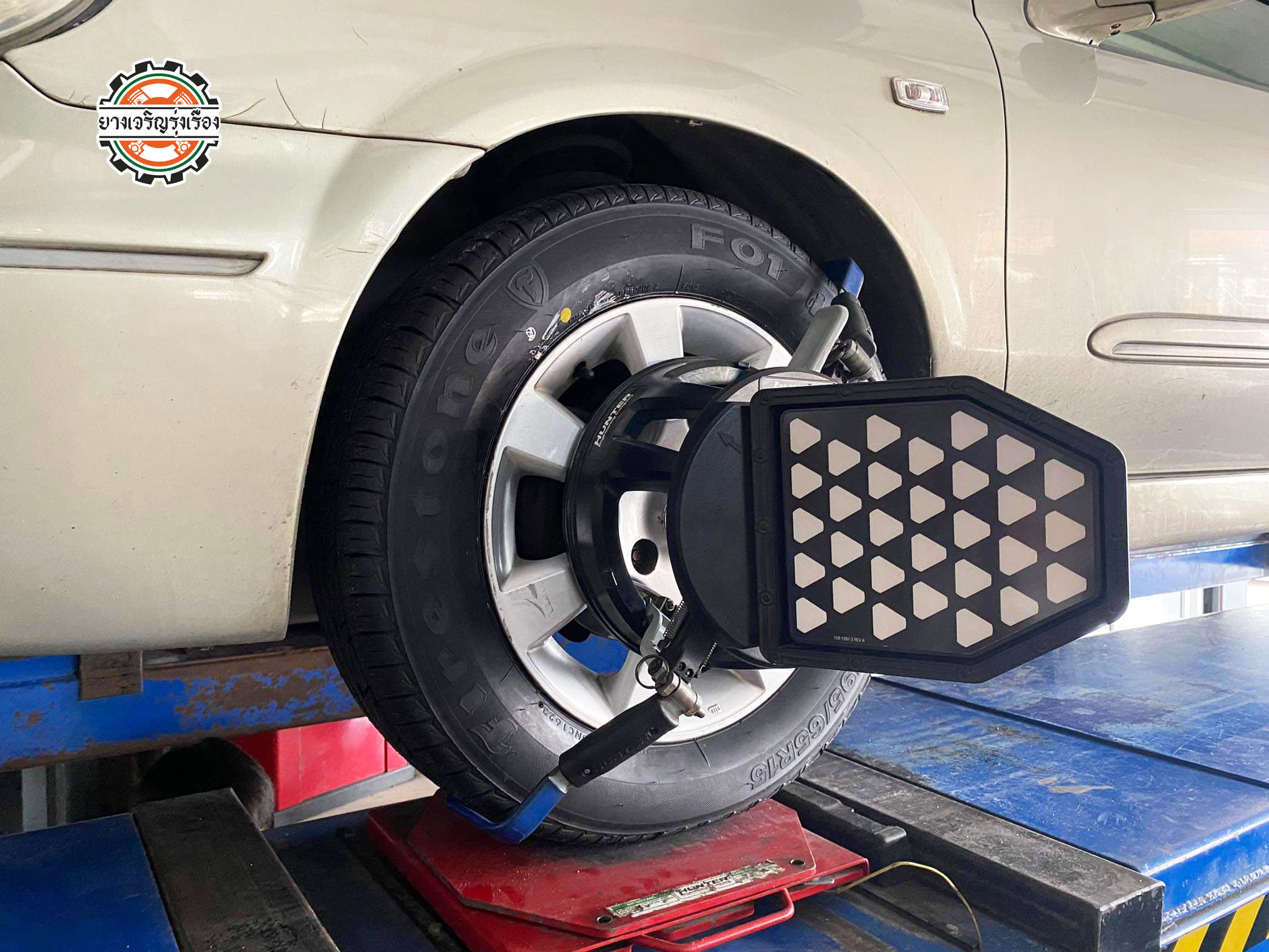 NISSAN SUNNY NEO เปลี่ยนยางเน้นใช้งานประจำวัน มีประกัน [+] Firestone F01 [+] ขนาด 195/65R15 โปรโมชั่นราคาพิเศษ ติดต่อสอบถามเพิ่มเติม โทร : 08-6569-1915 บุ๊ก และทีมงาน ยินดีต้อนรับครับ 𝙊𝙪𝙧 𝙎𝙚𝙧𝙫𝙞𝙘𝙚 บริการทางร้าน เรารับทำอะไรบ้าง 🔧 ติดตั้งยางแบบไร้รอย 100% 🔧 บริการสลับยาง ตามอายุ 🔧 มียางรถยนต์ทุกยี่ห้อให้เลือกซื้อ 🔧 เช็คช่วงล่าง แก้ปัญหาให้ตรงจุด 🔧 บริการล้างลิ้นปีกผีเสื้อ 🔧 บริการเช็คระยะรถยนต์ 🔧 เปลี่ยนถ่ายของเหลวทั้งระบบ 🔧 ตั้งศูนย์ด้วยเครื่อง HUNTER นำเข้าจาก USA สอบถามข้อมูลเพิ่มเติม หรือนัดหมายเข้ารับบริการ Tel : 08-6569-1915 Tel : 08-6544-5963 Line id : @88rw Tiktok : https://www.tiktok.com/@88rwycrr Youtube : https://youtube.com/@88rw Facebook : https://www.facebook.com/88rwtire Location : https://goo.gl/maps/HrNUAZXPN94KvxZ98?coh=178573&entry=tt #รถยนต์มีปัญหาไม่รู้ต้องแก้ตรงไหน ทางเรายินดี ตรวจหาปัญหาและหาวิธีแก้ บอกลูกค้าก่อนลงมือทำเสมอราคาเป็นธรรมไม่เอาเปรียบ สบายใจคุณลูกค้า ---------------------------------- ดูแลให้คำปรึกษาทุกปัญหาคาใจ ไม่ทิ้งลูกค้า มีบริการหลังการขาย 【ให้ผู้เชี่ยวชาญของเรา ดูแลรถคุณ】 ร้านยางเจริญรุ่งเรือง ยินดีต้อนรับครับ #ยางรถยนต์ #Firestone #F01