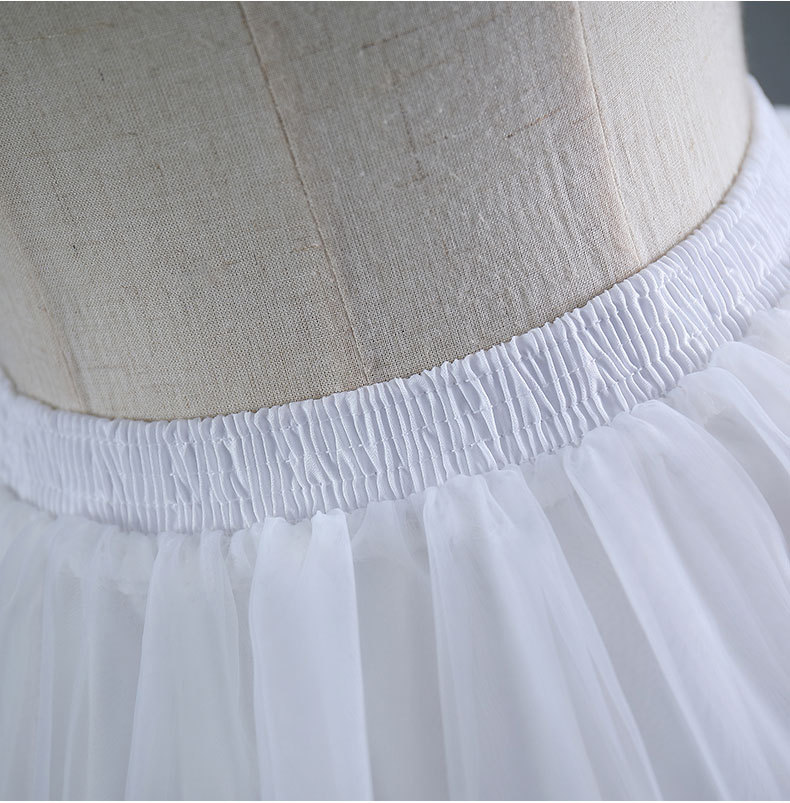 กระโปรงสุ่มทรงสั้น ผ้าแก้วมันเงาสวย ละมุนผิว ซ้อนหลายชั้นทำให้กระโปรงตัวนอกพองฟูสวย ขนาดฟรีไซส์ เอว 22-35 นิ้ว ยาว 17 นิ้ว