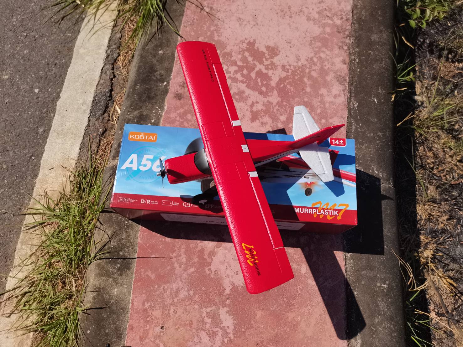 เครื่องบินบังคับ KOOTAI A560 RC 2.4 GHZ 4CH บินไกล 200เมตร EPP 1504 มอเตอร์ Brushless มีไฟ Gliding RC เครื่องบิน RTF