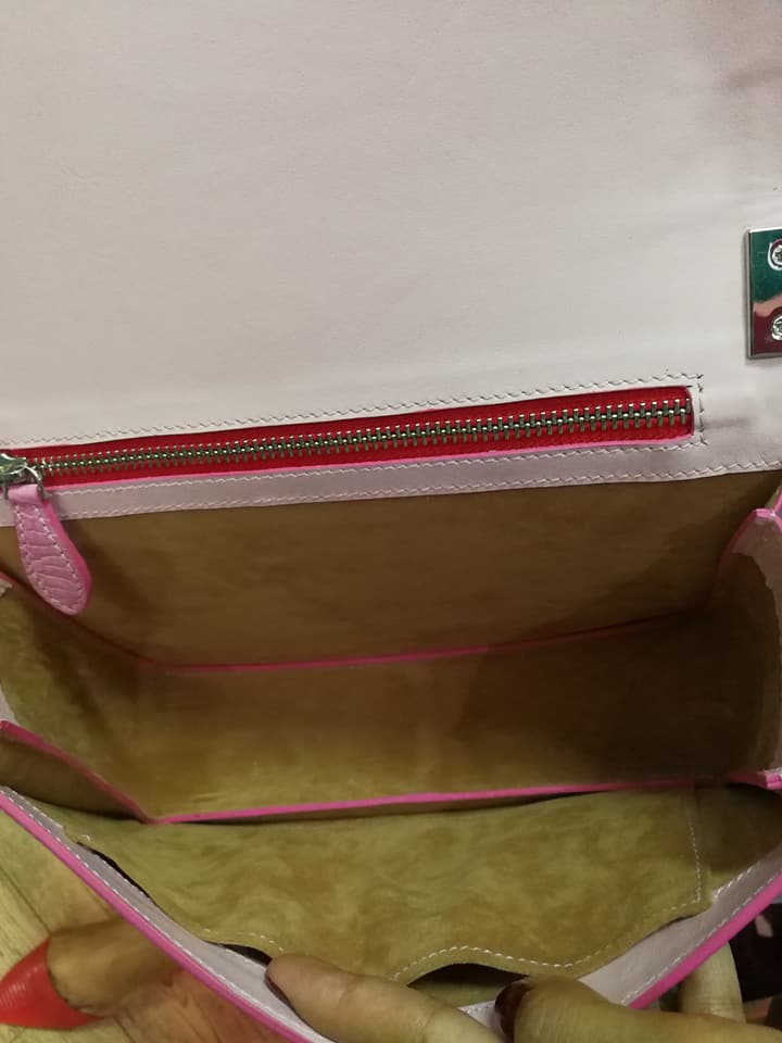 สินค้าแนะนำ : กระเป๋าสะพายหนังจระเข้แท้ สีชมพู