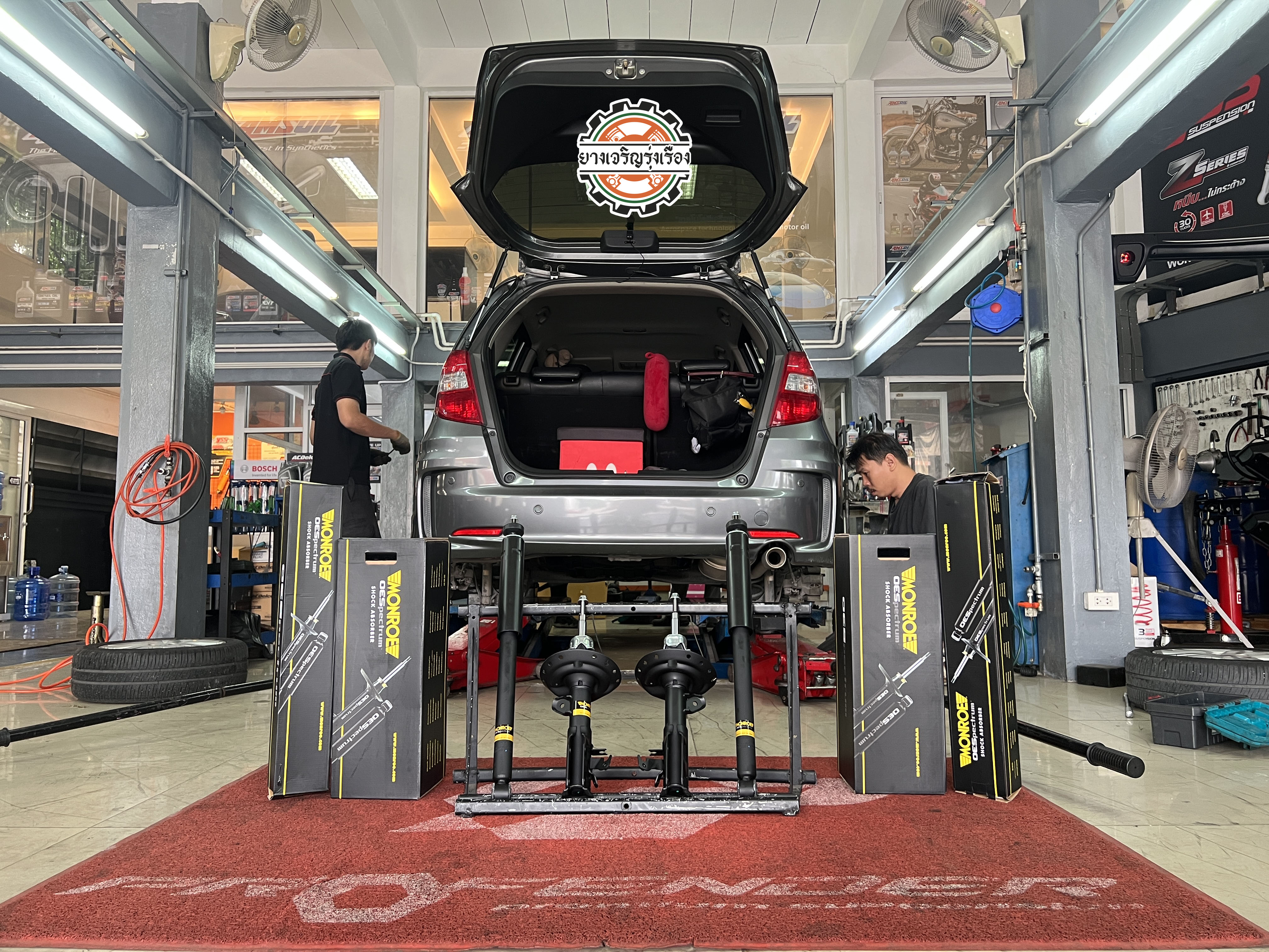 HONDA JAZZ ต้องการเปลี่ยนโช๊คอัพชุดใหม่เลือกใช้งานโช๊คอัพ Monroe oe spectrum นุ่มหนึบ พร้อมบริการติดตั้ง set up ตั้งศูนย์แมชชิ่ง ครบจบที่เดียว 𝙊𝙪𝙧 𝙎𝙚𝙧𝙫𝙞𝙘𝙚 บริการทางร้านเรารับทำอะไรบ้าง 🔧 ติดตั้งยางแบบไร้รอย 100% 🔧 บริการสลับยาง ตามอายุ 🔧 มียางรถยนต์ทุกยี่ห้อให้เลือกซื้อ 🔧 เช็คช่วงล่าง แก้ปัญหาให้ตรงจุด 🔧 บริการล้างลิ้นปีกผีเสื้อ 🔧 บริการเช็คระยะรถยนต์ 🔧 เปลี่ยนถ่ายของเหลวทั้งระบบ 🔧 ตั้งศูนย์ด้วยเครื่อง HUNTER นำเข้าจาก USA สอบถามข้อมูลเพิ่มเติม หรือนัดหมายเข้ารับบริการ Tel : 08-6569-1915 Tel : 08-6544-5963 Line id : @88rw Tiktok : https://www.tiktok.com/@88rwycrr Youtube : https://youtube.com/@88rw Facebook : https://www.facebook.com/88rwtire Location : https://goo.gl/maps/HrNUAZXPN94KvxZ98?coh=178573&entry=tt #รถยนต์มีปัญหาไม่รู้ต้องแก้ตรงไหน ทางเรายินดี ตรวจหาปัญหาและหาวิธีแก้ บอกลูกค้าก่อนลงมือทำเสมอราคาเป็นธรรมไม่เอาเปรียบ สบายใจคุณลูกค้า ---------------------------------- ดูแลให้คำปรึกษาทุกปัญหาคาใจ ไม่ทิ้งลูกค้า มีบริการหลังการขาย 【ให้ผู้เชี่ยวชาญของเรา ดูแลรถคุณ】 ร้านยางเจริญรุ่งเรือง ยินดีต้อนรับครับ ---------------------------------- #โช๊คอัพรถยนต์ #monroe #yss #kayaba #profender #ร้านยางเจริญรุ่งเรือง #นนทบุรี #งามวงศ์วาน #amsfix #บริการช่วงล่างรถยนต์ #ซ่อมบำรุงช่วงล่าง #เซทอัพโช๊คอัพรถยนต์