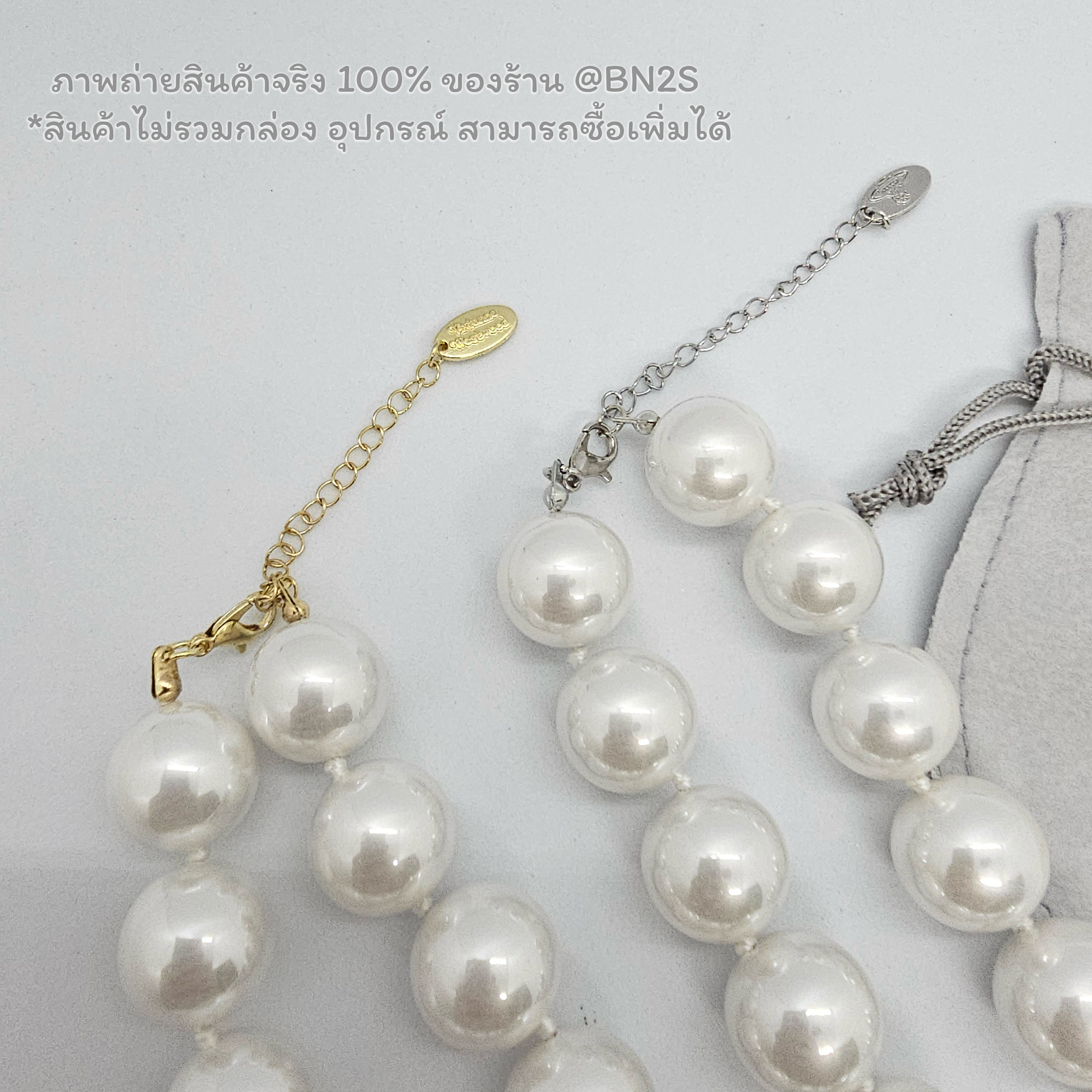 สีทอง | Vivienne Westwood Neysa Pearl Choker Necklace ใหม่ล่าสุด สร้อยคอวิเวียน มุกเม็ดใหญ่ งานสวย ภาพถ่ายงานจริง พร้อมส่ง ความยาว 47 ซม. ปรับเพิ่มได้ 5 ซม. ไม่รวมกล่อง อุปกรณ์