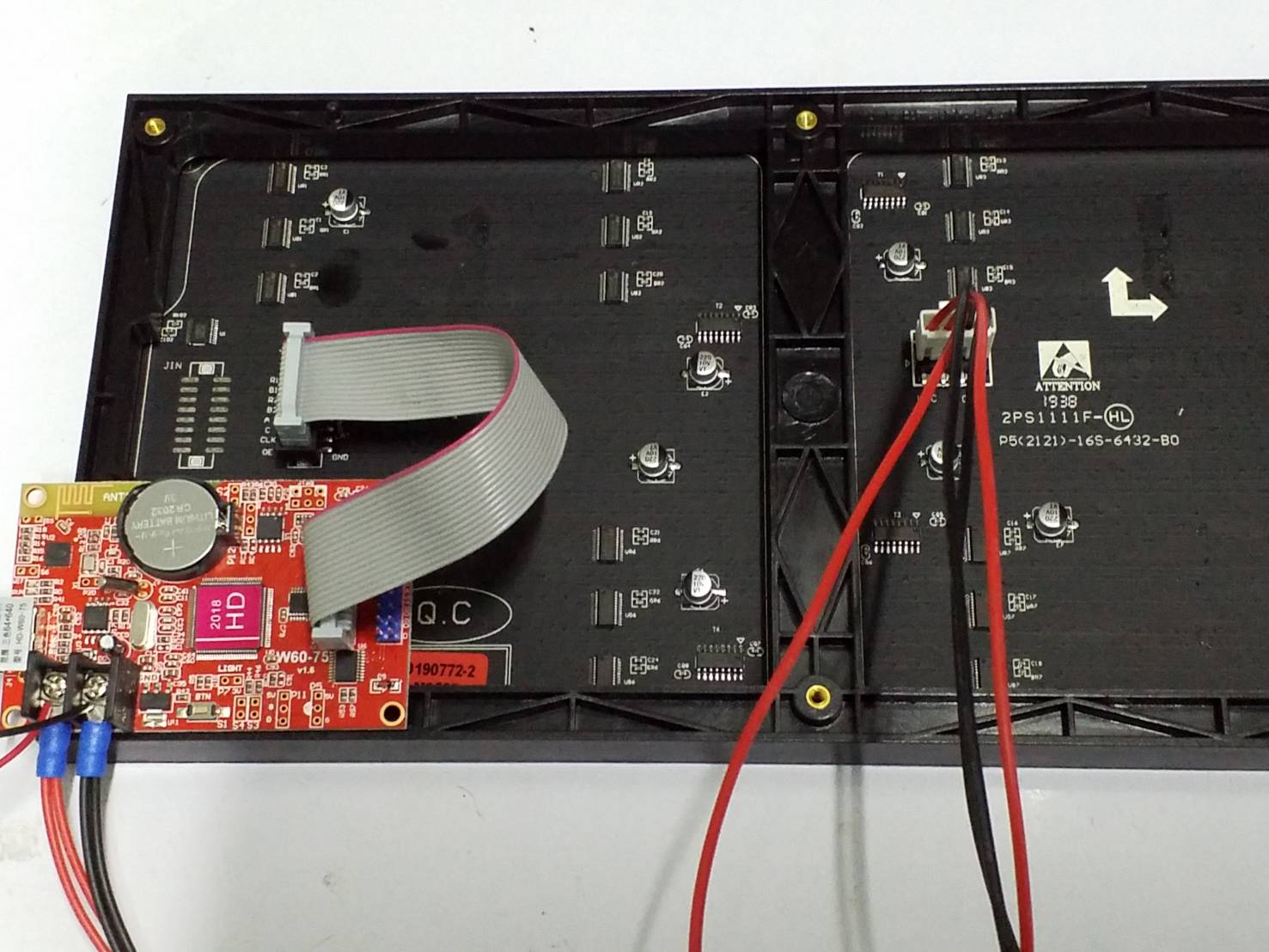 จอแสดงผล 64x32 pixel RGB สำหรับใช้ภายในอาคาร P5 Indoor full color HD LED panel ขนาด 320 x 160 mm