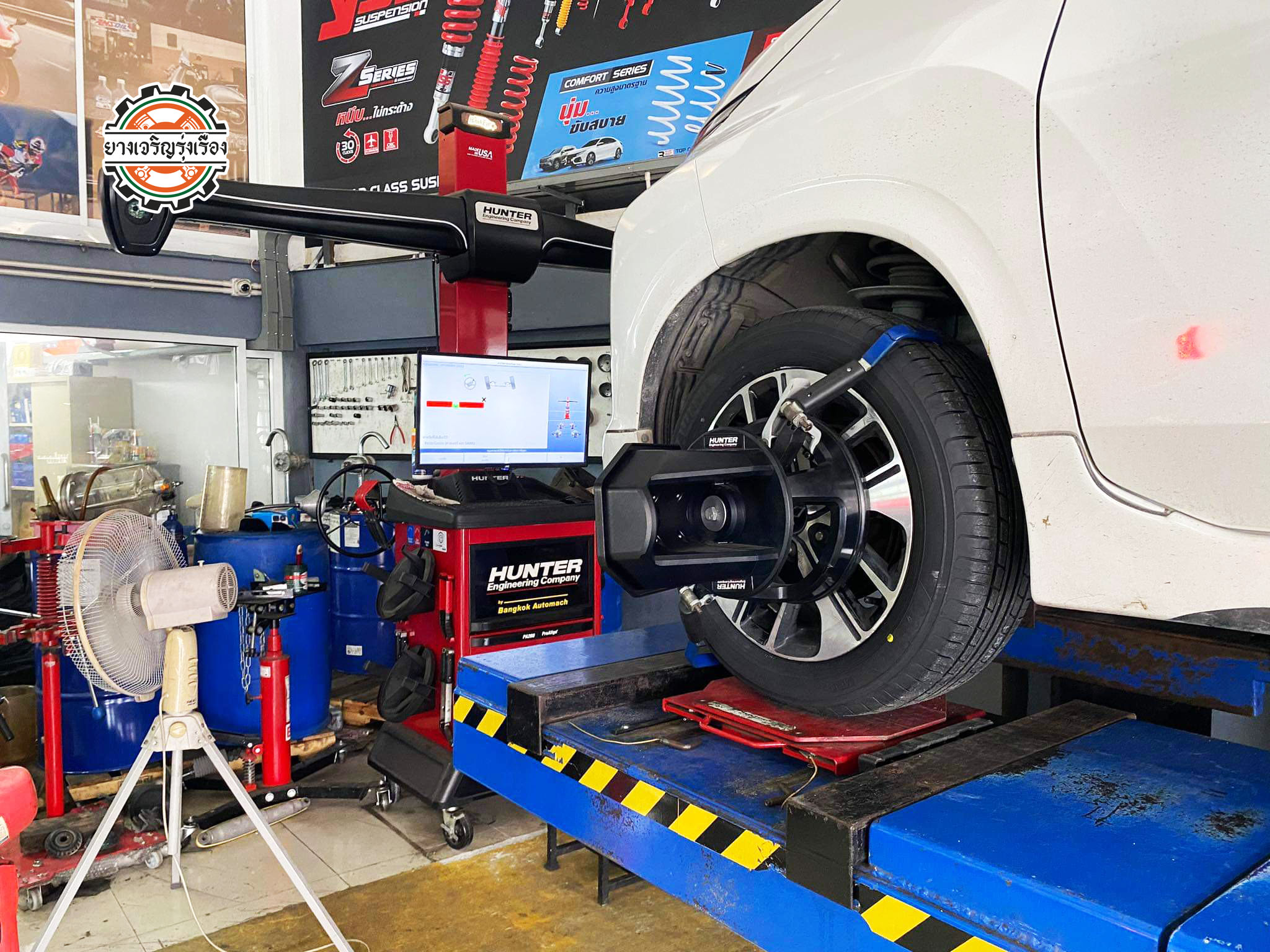 MITSUBISHI XPANDER เปลี่ยนยางรถยนต์ ขอยางผลิตญี่ปุ่น [+] ALLIANCE/AL30 030EX 91V *JAPAN (BY YOKOHAMA) ขนาด 205/55R16 𝙊𝙪𝙧 𝙎𝙚𝙧𝙫𝙞𝙘𝙚 บริการทางร้านเรารับทำอะไรบ้าง 🔧 ติดตั้งยางแบบไร้รอย 100% 🔧 บริการสลับยาง ตามอายุ 🔧 มียางรถยนต์ทุกยี่ห้อให้เลือกซื้อ 🔧 เช็คช่วงล่าง แก้ปัญหาให้ตรงจุด 🔧 บริการล้างลิ้นปีกผีเสื้อ 🔧 บริการเช็คระยะรถยนต์ 🔧 เปลี่ยนถ่ายของเหลวทั้งระบบ 🔧 ตั้งศูนย์ด้วยเครื่อง HUNTER นำเข้าจาก USA สอบถามข้อมูลเพิ่มเติม หรือนัดหมายเข้ารับบริการ Tel : 08-6569-1915 Tel : 08-6544-5963 Line id : @88rw Tiktok : https://www.tiktok.com/@88rwycrr Youtube : https://youtube.com/@88rw Facebook : https://www.facebook.com/88rwtire Location : https://goo.gl/maps/HrNUAZXPN94KvxZ98?coh=178573&entry=tt #รถยนต์มีปัญหาไม่รู้ต้องแก้ตรงไหน ทางเรายินดี ตรวจหาปัญหาและหาวิธีแก้ บอกลูกค้าก่อนลงมือทำเสมอราคาเป็นธรรมไม่เอาเปรียบ สบายใจคุณลูกค้า ---------------------------------- ดูแลให้คำปรึกษาทุกปัญหาคาใจ ไม่ทิ้งลูกค้า มีบริการหลังการขาย 【ให้ผู้เชี่ยวชาญของเรา ดูแลรถคุณ】 ร้านยางเจริญรุ่งเรือง ยินดีต้อนรับครับ ---------------------------------- #โช๊คอัพรถยนต์ #monroe #yss #kayaba #profender #ร้านยางเจริญรุ่งเรือง #นนทบุรี #งามวงศ์วาน #amsfix #บริการช่วงล่างรถยนต์ #ซ่อมบำรุงช่วงล่าง #เซทอัพโช๊คอัพรถยนต์