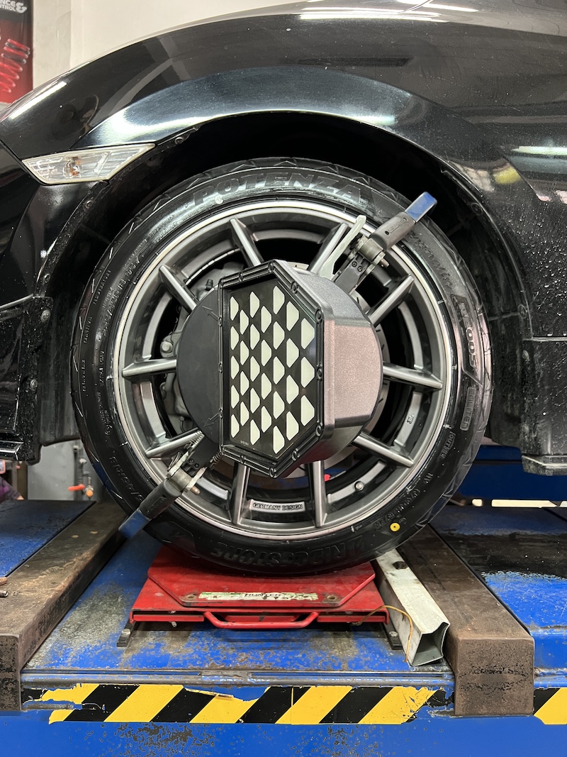 HONDA CIVIC FC เปลี่ยนยางใช้งานประจำวัน [+] Bridgestone Adrenalin Re005 225/45R18 พร้อมบริการติดตั้ง ถ่วงล้อ เติมลมไนโตรเจน และ ตั้งศูนย์ 📌 สอบถามข้อมูลเพิ่มเติม หรือนัดหมายเข้ารับบริการ ☎️ : 08-6569-1915 ☎️ : 08-6544-5963 💬 Line id : @88rw 📍 Location : https://goo.gl/maps/HrNUAZXPN94KvxZ98 🌐 Facebook : https://www.facebook.com/88rwtire #ยางรถยนต์ #bridgestone #re005 #HONDACIVICFC