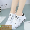 รองเท้าหนัง UP เจาะรูระบายอากาศแฟชั่น (ขาว)