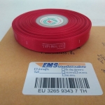 ป้ายคอเสื้อ เนื้อริบบิ้นซาติน 1.3 ซม. ริบบิ้นสีแดง 21 พิมพ์ ขาว 1 ม้วน