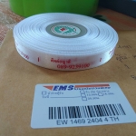 ป้ายคอเสื้อ เนื้อริบบิ้นซาติน 1.3 ซม. ริบบิ้นสีขาว 1 พิมพ์ชมพู 1 ม้วน