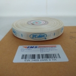 ป้ายคอเสื้อ เนื้อริบบิ้นซาติน 1.3 ซม. ริบบิ้นสีครีม S-2 พิมพ์ฟ้า 1 ม้วน