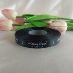 ป้ายคอเสื้อ เนื้อริบบิ้นซาติน 1.3 ซม. ริบบิ้นสีดำ 2 พิมพ์ ขาว 1 ม้วน