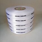 ป้ายคอเสื้อ เนื้อริบบิ้นซาติน 1.3 ซม. ริบบิ้นสีขาว 1 พิมพ์ดำ 5 ม้วน