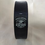 ป้ายคอเสื้อ เนื้อริบบิ้นซาติน 2.5 ซม. ริบบิ้นสีดำ 2 พิมพ์ขาว 1 ม้วน