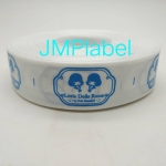 ป้ายคอเสื้อ เนื้อริบบิ้นซาติน 2.5 ซม. ริบบิ้นสีขาว 1 พิมพ์ฟ้า 1 ม้วน