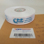 ป้ายคอเสื้อ เนื้อริบบิ้นซาติน 2.5 ซม. ริบบิ้นสีขาว 1 พิมพ์ฟ้า 1 ม้วน