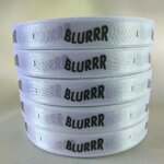 ป้ายคอเสื้อ เนื้อริบบิ้นซาติน 1.3 ซม. ริบบิ้นสีขาว พิมพ์เทา5 ม้วน