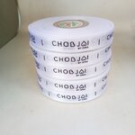 ป้ายคอเสื้อ เนื้อริบบิ้นซาติน 1.3 ซม. ริบบิ้นสีขาว 1 พิมพ์ดำ 5 ม้วน