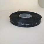 ป้ายคอเสื้อ เนื้อริบบิ้นซาติน 1.3 ซม. ริบบิ้นสีดำ 2 พิมพ์ ขาว 1 ม้วน