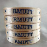 ป้ายคอเสื้อ เนื้อริบบิ้นซาติน 1.3 ซม. ริบบิ้นสีทองอ่อน 61 พิมพ์น้ำเงิน 5 ม้วน