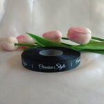 ป้ายคอเสื้อ เนื้อริบบิ้นซาติน 1.3 ซม. ริบบิ้นสีดำ 2 พิมพ์ ขาว 1 ม้วน