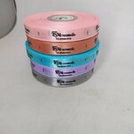 ป้ายคอเสื้อ เนื้อริบบิ้นซาติน 1.3 ซม. ริบบิ้นคละสี พิมพ์ดำ 5 ม้วน