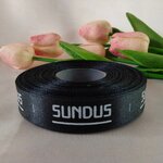 ป้ายคอเสื้อ เนื้อริบบิ้นซาติน 2.0 ซม. ริบบิ้นสีดำ 1 พิมพ์ขาว 1 ม้วน