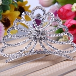 มงกุฏเพชร ขนาดกว้าง 8.5 สูง 5 ซม. แบบหวีปักง่าย #พร้อมส่ง