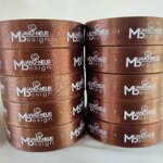 ป้ายคอเสื้อ เนื้อริบบิ้นซาติน 2.5 ซม. ริบบิ้นสี่น้ำตาล 37 พิมพ์ขาว 10 ม้วน