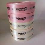 ป้ายคอเสื้อ เนื้อริบบิ้นซาติน 2.5 ซม. คละสี พิมพ์น้ำตาล 5 ม้วน