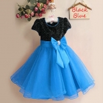 #sale ชุดเดรสออกงานเด็กสีฟ้า ตัวเสื้อสีดำวิ้ง กระโปรงมีกลิตเตอร์สวย มีโบว์แบบเข็มกลัดหน้า-หลัง แยกจากชุดได้ โบว์หลังจะใหญ่กว่าหน้า มีซิปซ่อนด้านหลัง
