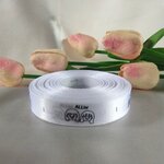 ป้ายคอเสื้อ เนื้อริบบิ้นซาติน 2.0 ซม. ริบบิ้นสีขาว 1 พิมพ์ดำ 1 ม้วน