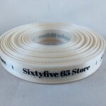 ป้ายคอเสื้อ เนื้อริบบิ้นซาติน 1.3 ซม. ริบบิ้นสีครีม S-2 พิมพ์ดำ