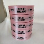 ป้ายคอเสื้อ เนื้อริบบิ้นซาติน 2 ซม. ริบบิ้นสีชมพู64 พิมพ์ดำ 5 ม้วน