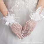 ถุงมือตาข่ายยืดติดดอกไม้สวยงาม ลูกไม้สีขาว เหมาะเด็กโตถึงผู้ใหญ่