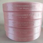 ป้ายคอเสื้อ เนื้อริบบิ้นซาติน 1.3 ซม. ริบบิ้นสีชมพู 64a พิมพ์ขาว 5 ม้วน