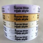 ป้ายคอเสื้อ เนื้อริบบิ้นซาติน 1.3 ซม. ริบบิ้นคละสี พิมพ์ดำ 5 ม้วน