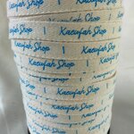 ป้ายคอเสื้อ เนื้อคอตต้อนก้างปลา 1.3 ซม.พิมพ์ฟ้า 1 ม้วน