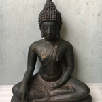 พระบูชา ล้อศิลปะสุโขทัย ขนาดหน้าตัก 8 นิ้ว สูง 12 นิ้ว เนื้อสัมฤทธิ์ดำ "เป็นส่วนผสมที่มีโลหะเงินมาก" หล่อดินไทย เนื้อเก่าถึงยุคมาก สวย เข้ม ขลัง