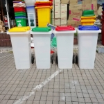 ถังขยะพลาสติกใส ฝาเรียบ(ฝาสี)พร้อมล้อเข็น 120 ลิตร