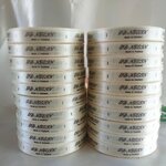 ป้ายคอเสื้อ เนื้อริบบิ้นซาติน 1.3 ซม. ริบบิ้นสีครีม S-2 พิมพน้ำตาล 20 ม้วน